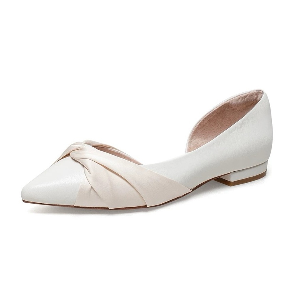 Bata Genuine Lambskin Creamy White Pointed Toe Flats 6.5 Wedding Work Graduation